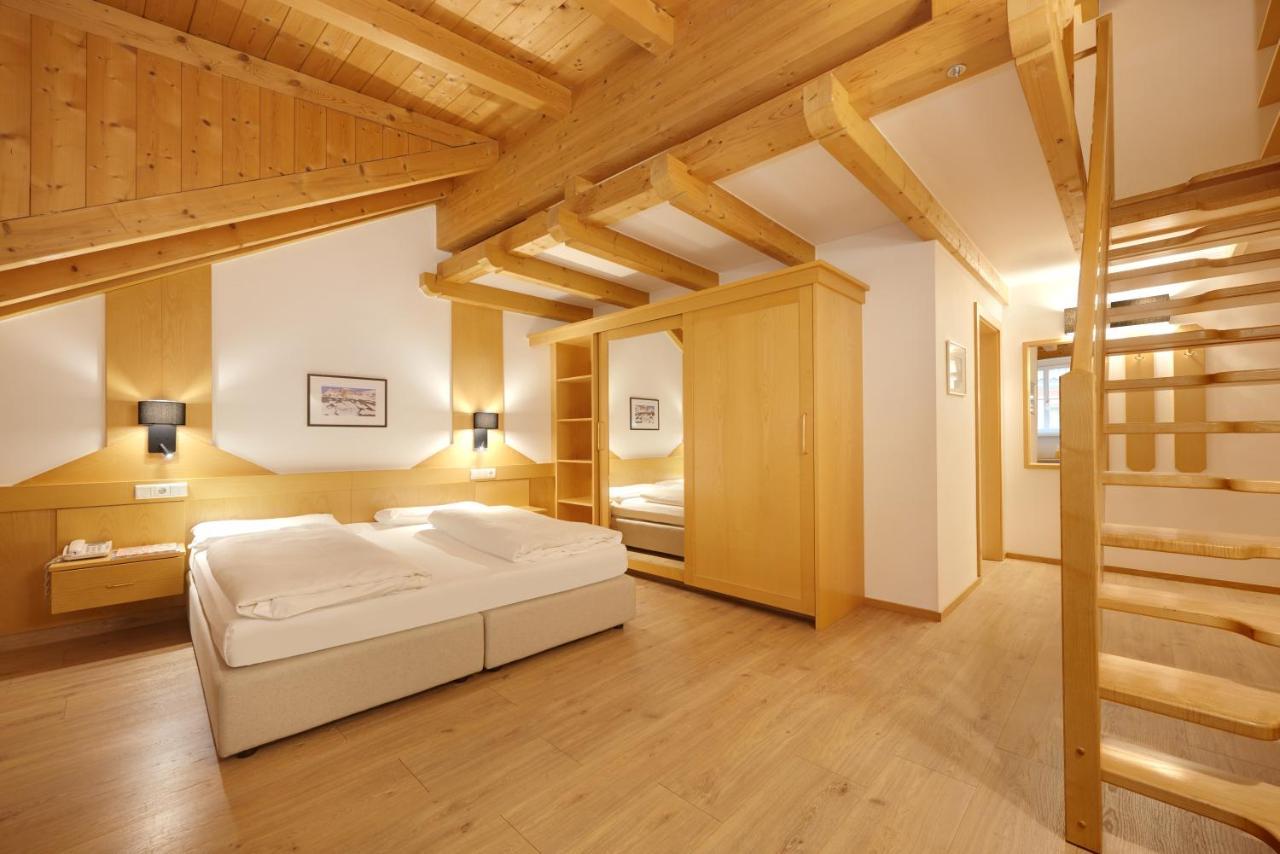 Hotel Goldene Rose Brunico Esterno foto