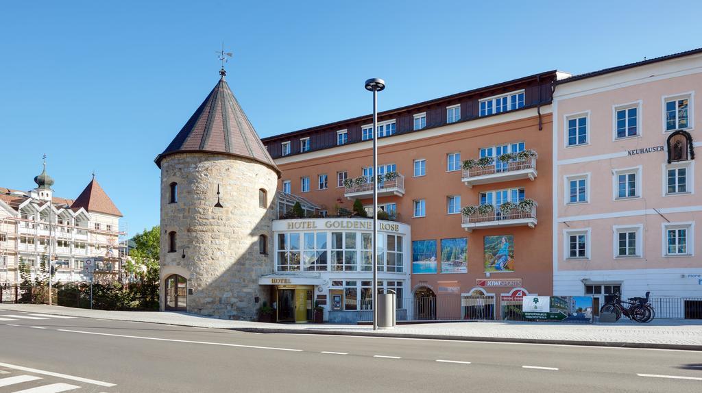 Hotel Goldene Rose Brunico Esterno foto